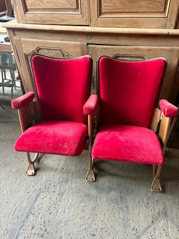 Illustration numéro 3 du produit Fauteuils de Cinéma / Théâtre Anciens