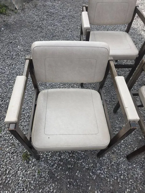 Illustration numéro 3 du produit 7 fauteuils des années 70