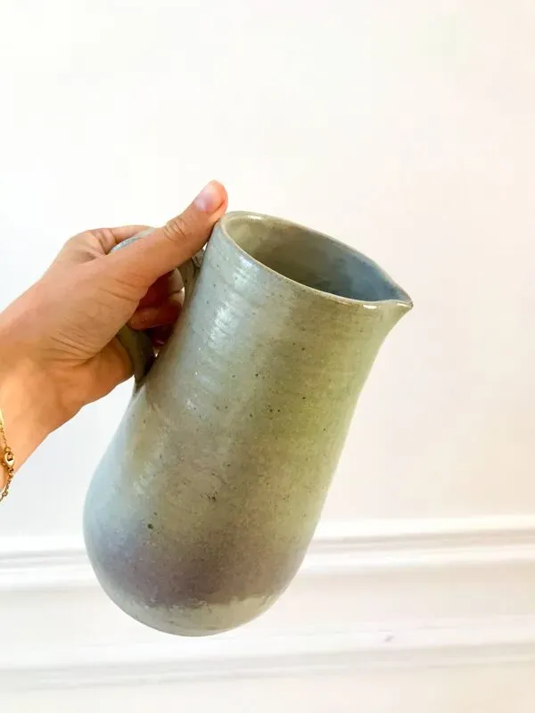 Illustration numéro 3 du produit pichet en grès bleu poterie artisanale années 70