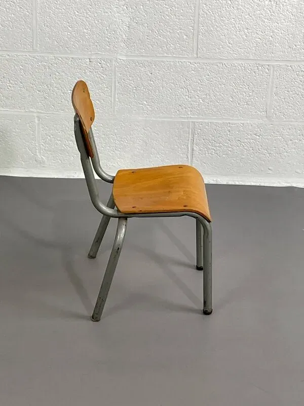 Illustration numéro 3 du produit Chaise d’écolier Mullca
