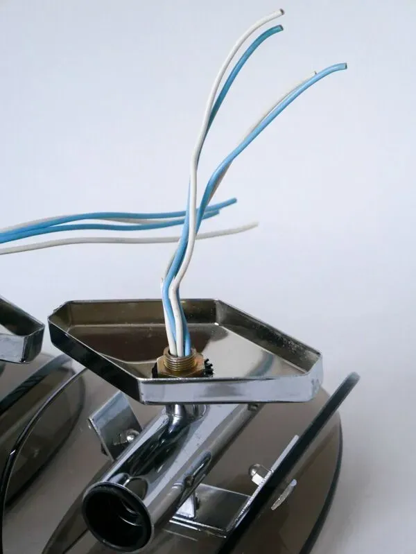 Illustration numéro 3 du produit Paire d'appliques en verre fumé space age design made in italy 1970