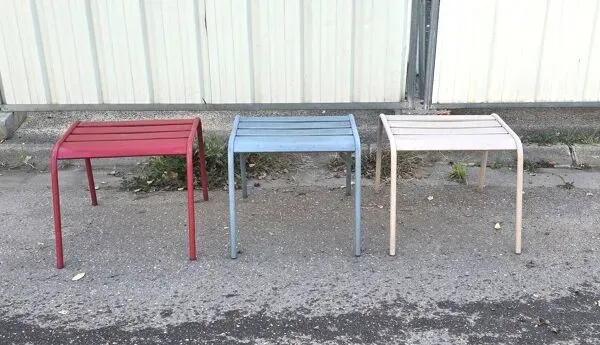 Illustration numéro 3 du produit Suite de 3 repose-pieds Fermob