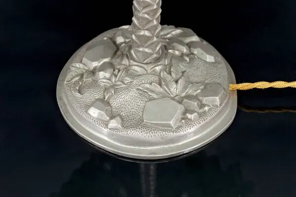 Illustration numéro 3 du produit Lampe palmier en bronze argenté et abat-jour feuillage en vitrail vert, Art Nouveau, 1900