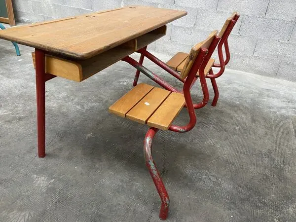 Illustration numéro 3 du produit Pupitre bureau d'écolier banc vintage