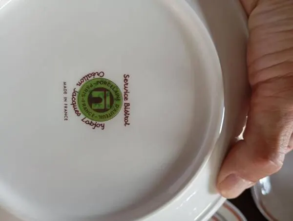 Illustration numéro 3 du produit Rarissime service de table complet 40 pièces – modèle « Bistrot » par Jacques Lobjoy pour la porcelaine d'Auteuil, vers 1970