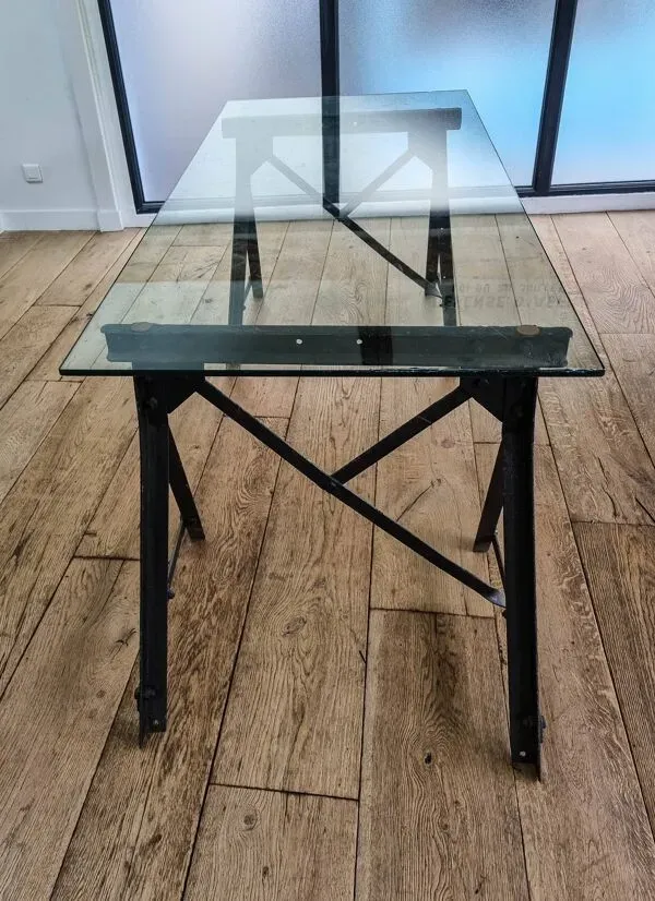 Illustration numéro 3 du produit Bureau tréteaux