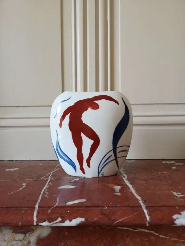 Illustration numéro 3 du produit Vase silhouettes et danses dans le style de Matisse