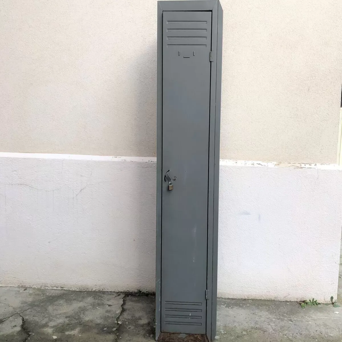 Illustration numéro 3 du produit Vestiaire métal