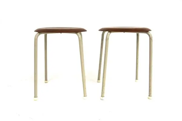 Illustration numéro 3 du produit Set de 2 tabourets en teck et métal, Suède, 1960