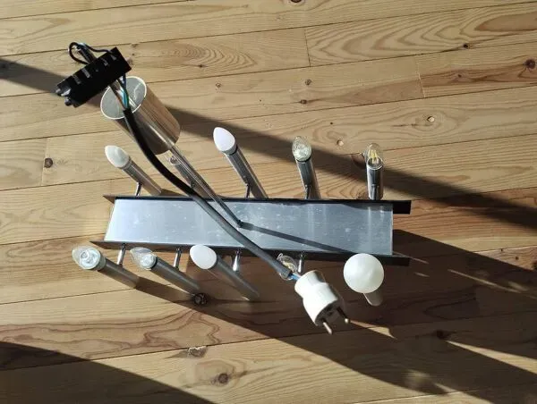 Illustration numéro 3 du produit Lustre design sculptural vintage années 70 – métal & aluminium – 55 × 26 cm