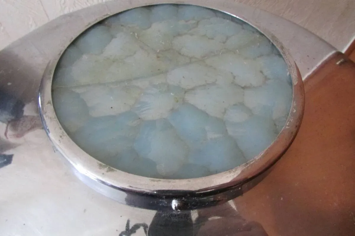 Illustration numéro 3 du produit Lampe champignon vintage chromée, style industriel