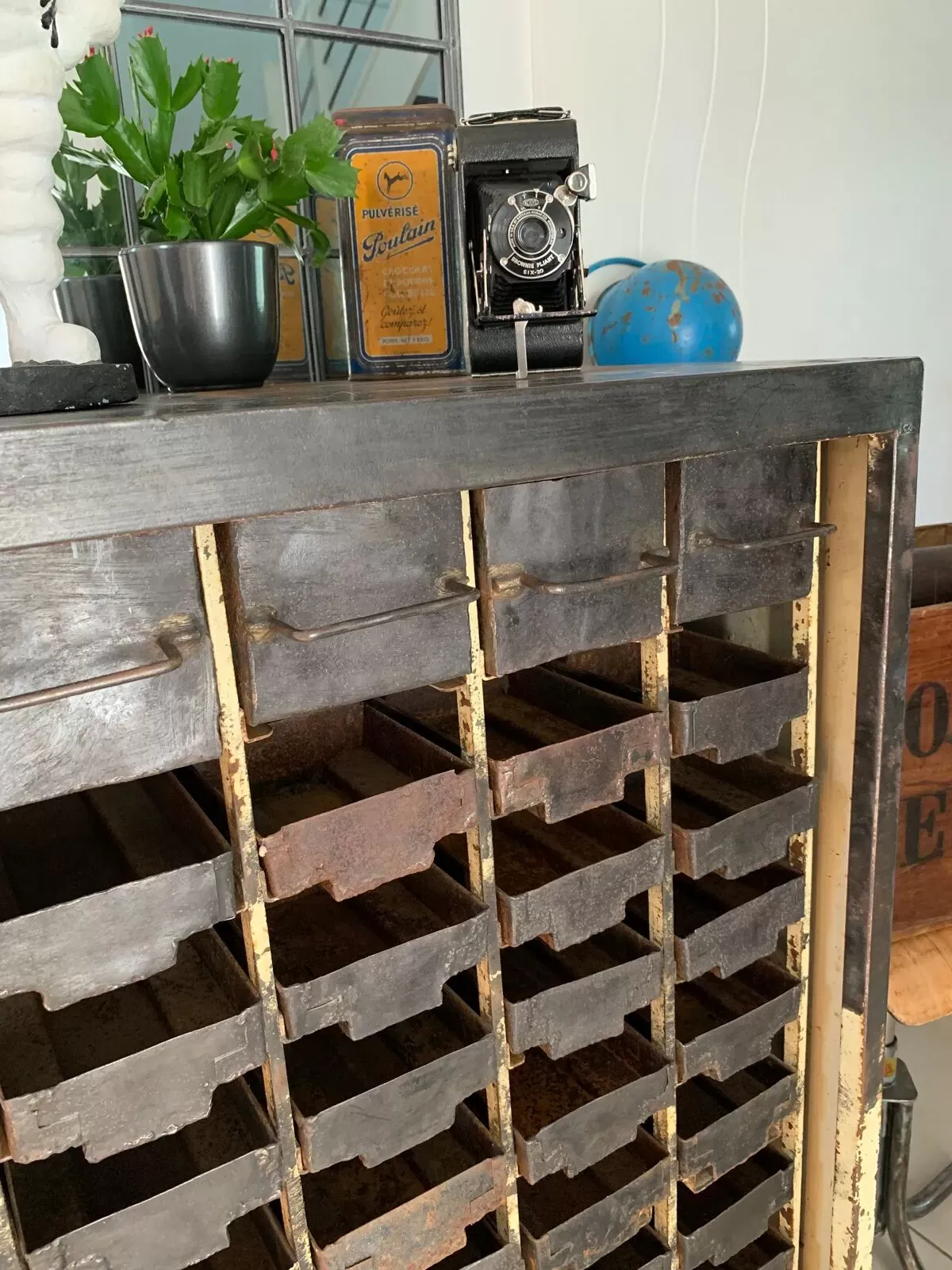 Illustration numéro 3 du produit Meuble industriel d'atelier tiroirs métal