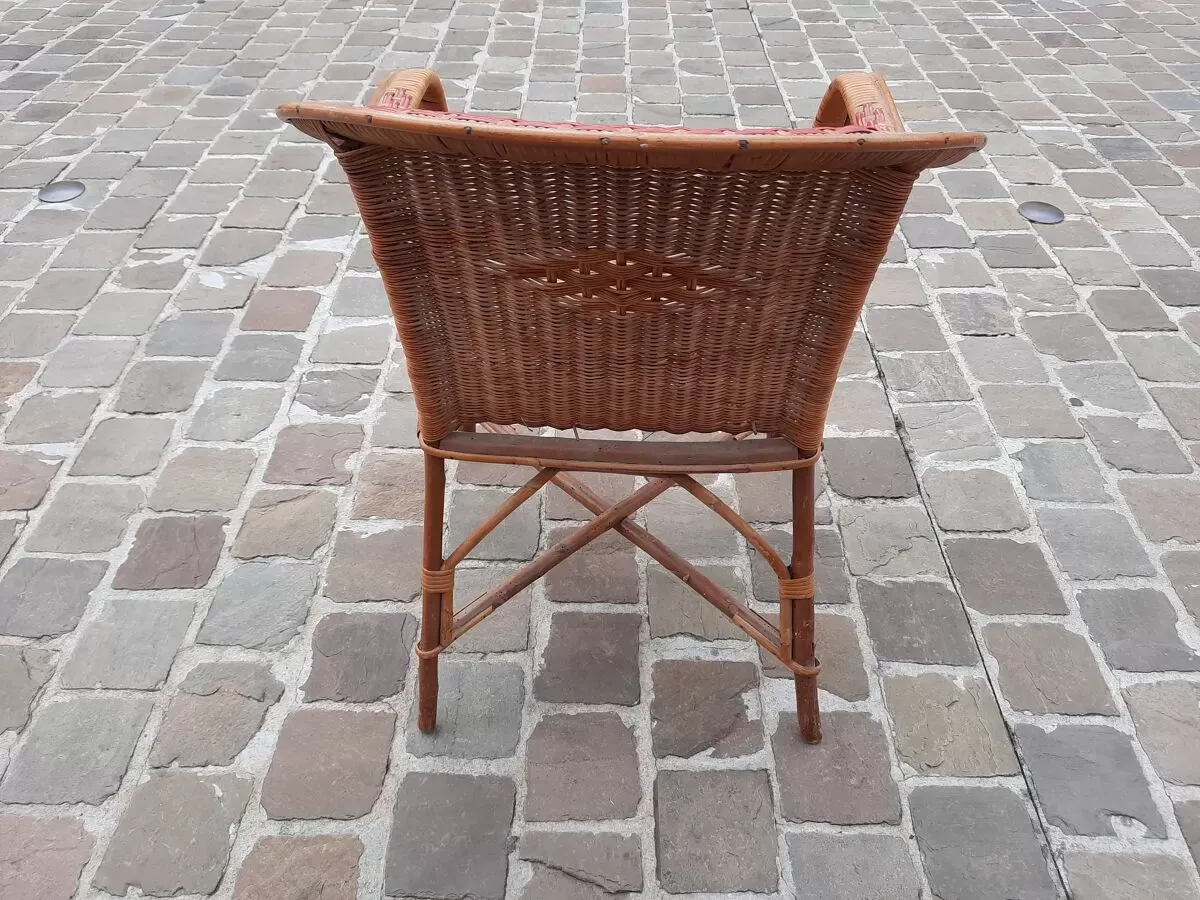 Illustration numéro 3 du produit Fauteuil en rotin vintage