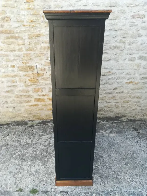 Illustration numéro 3 du produit Meuble de métier a tiroirs et portes coulissante