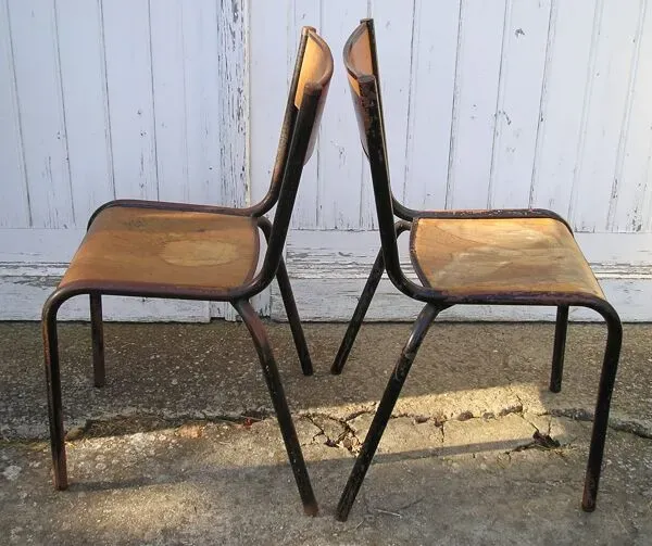 Illustration numéro 3 du produit Paire de chaises d'école Mullca