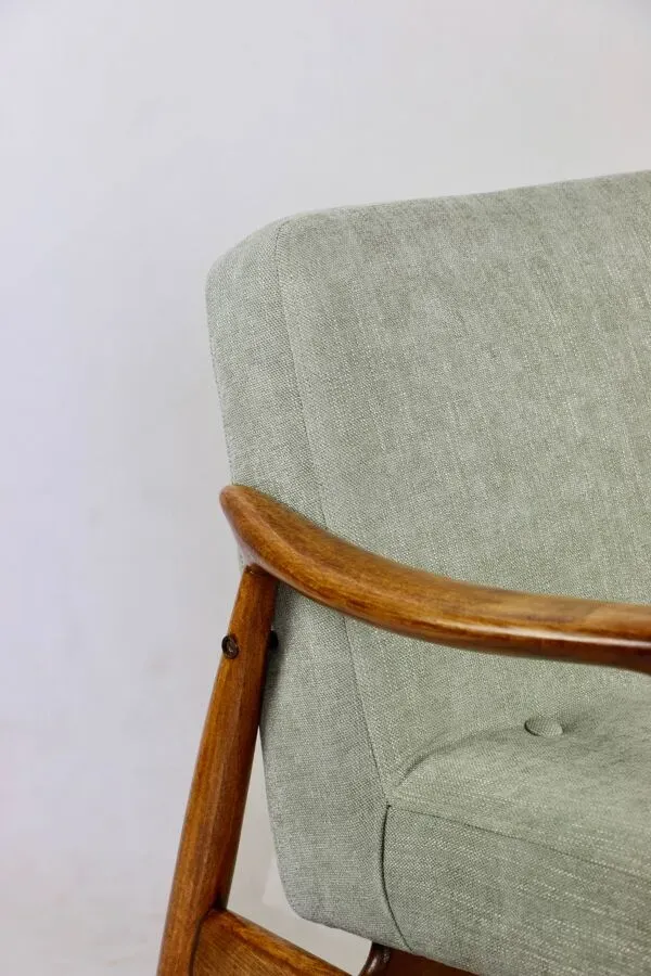 Illustration numéro 3 du produit Fauteuil vintage GFM 300-202 design J.Kedziorek Loft années 70 vintage vert clair