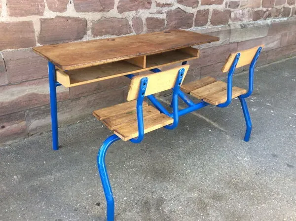 Illustration numéro 3 du produit Pupitre d'écolier vintage