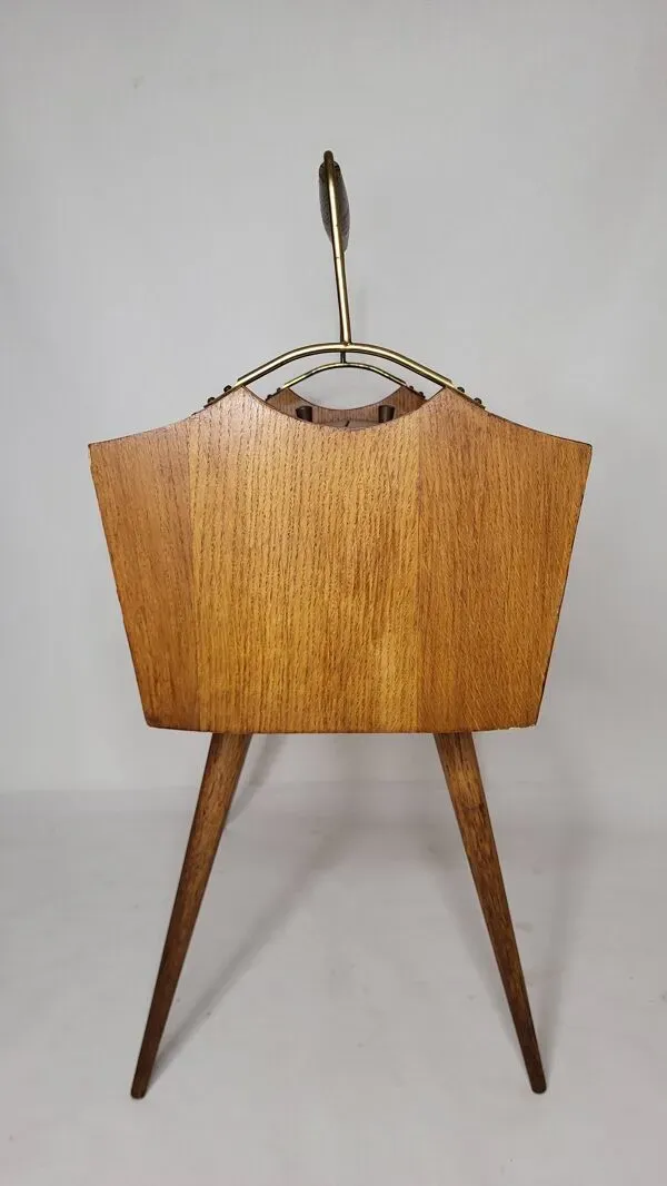 Illustration numéro 3 du produit Travailleuse années 50