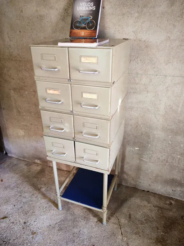 Illustration numéro 3 du produit Meuble de métier - casiers industriels