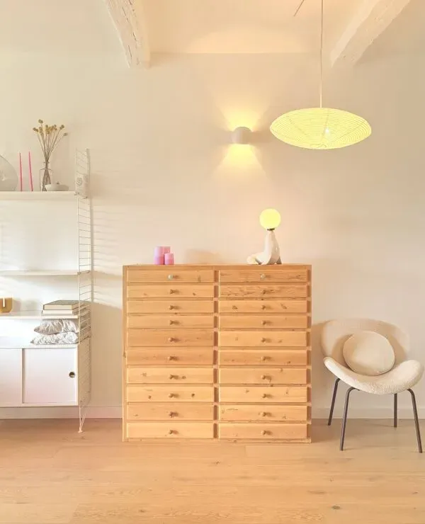 Illustration numéro 3 du produit Meuble de métier en pin clair