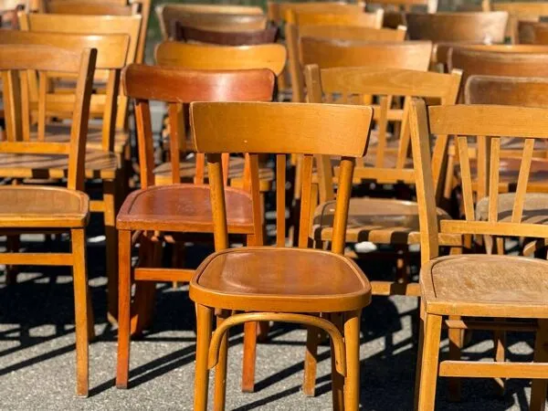 Illustration numéro 3 du produit 60 chaises bistrot vintage Baumann Thonet - sélection Legrand design