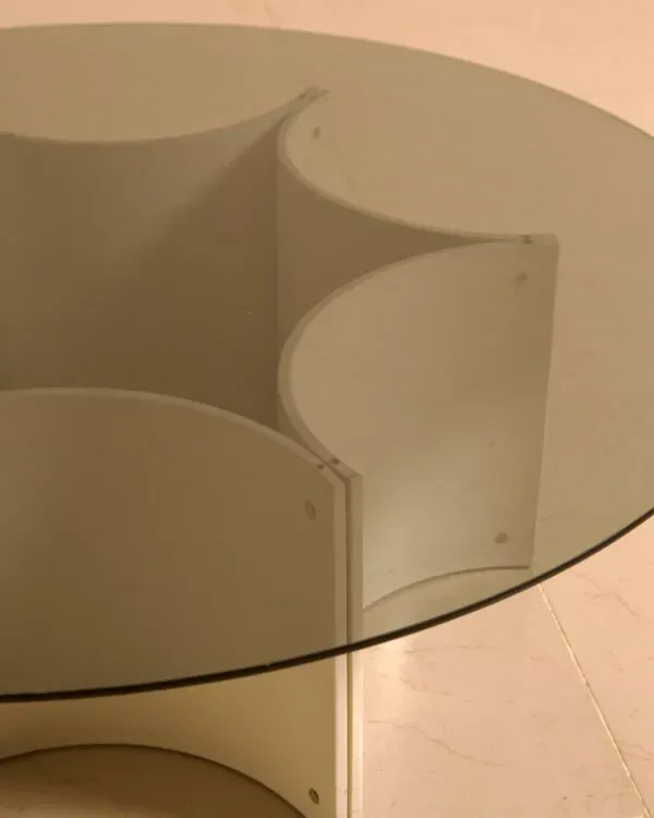 Illustration numéro 3 du produit Table basse ''Space Age''en piètement étoile et plateau verre fumé 70's