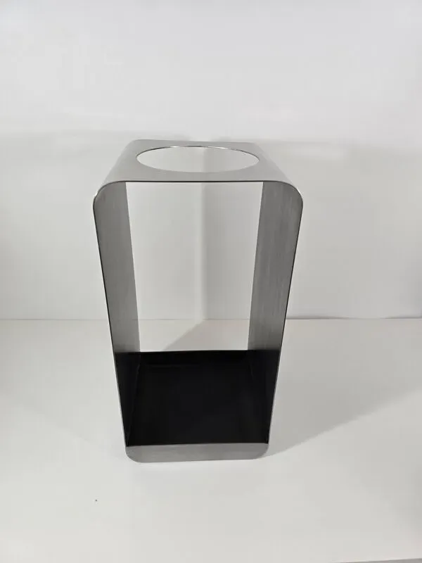 Illustration numéro 3 du produit porte parapluies en acier inoxydable de françois MONNET pour KAPPA