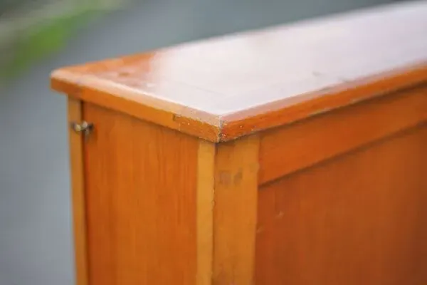 Illustration numéro 3 du produit Meuble de rangement, meuble d'école, meuble bois, meuble vintage années 60, décoration intérieur