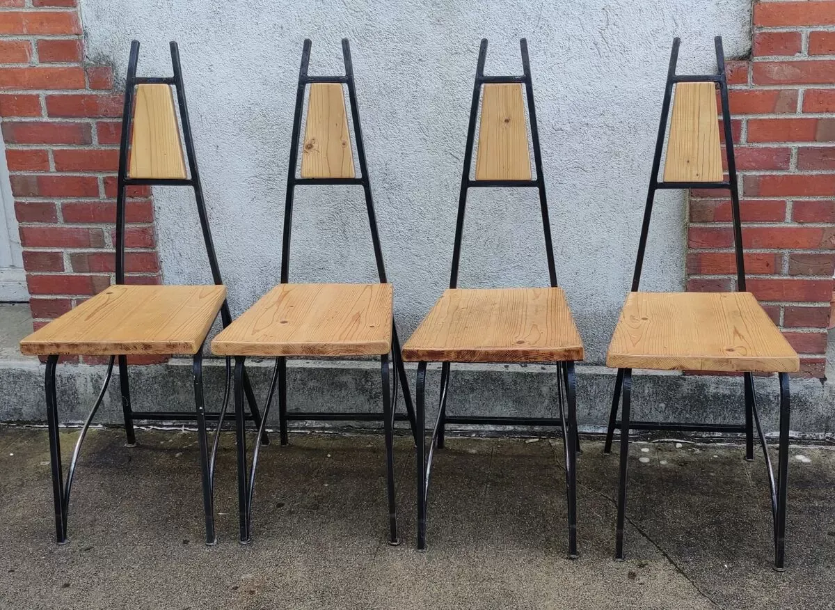 Illustration numéro 3 du produit Série de 4 chaises vintage