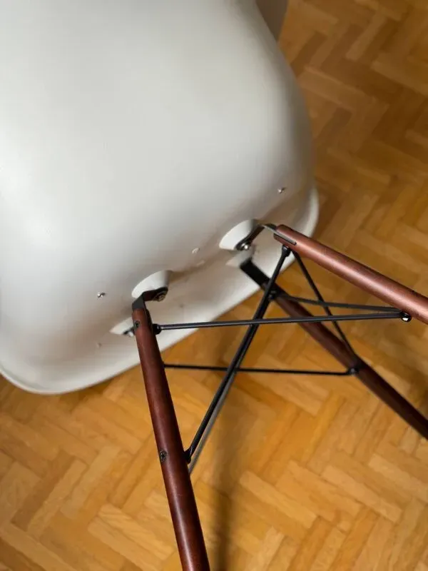 Illustration numéro 3 du produit Fauteuil DAW Charles et Ray Eames edition Vitra