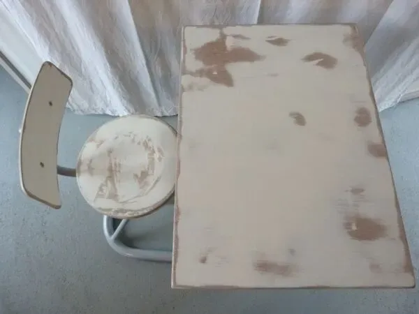 Illustration numéro 3 du produit Bureau d'écolier réglable