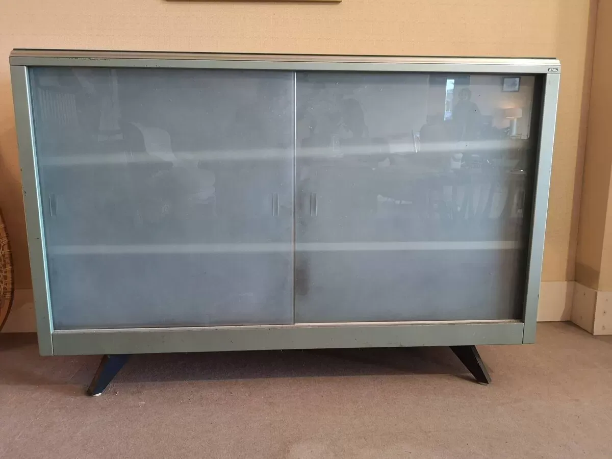 Illustration numéro 3 du produit Buffet d'atelier vintage