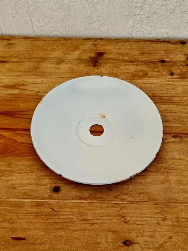 Illustration numéro 3 du produit Suspension en tôle émaillée