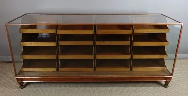 Illustration numéro 3 du produit Vitrine de magasin