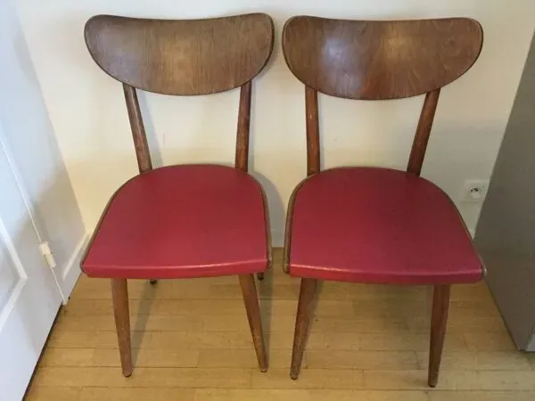 Illustration numéro 3 du produit Chaises bistrot vintage rouge en bois THONET 1950