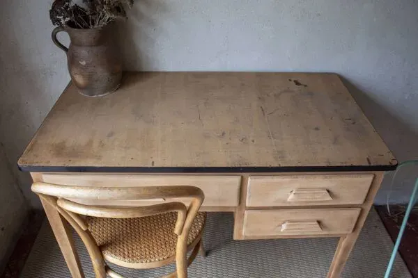 Illustration numéro 3 du produit bureau ancien bois clair scandinave
