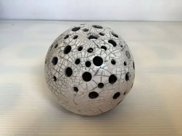 Illustration numéro 3 du produit Pique fleurs photophore raku Sylvie Souton Chany