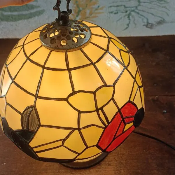 Illustration numéro 3 du produit Lampe de style Tiffany