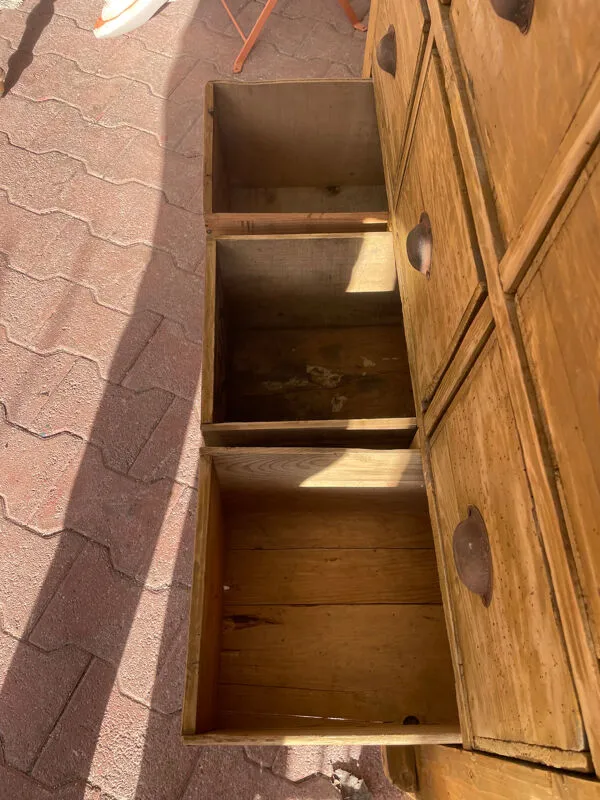 Illustration numéro 3 du produit Meuble de métiers à tiroirs