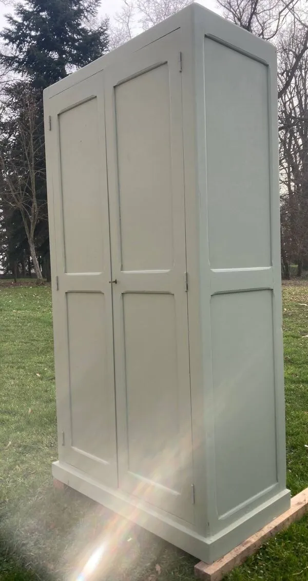 Illustration numéro 3 du produit Armoire parisienne