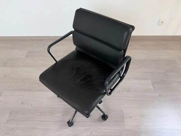 Illustration numéro 3 du produit Fauteuil de bureau Eames Vitra EA 227 années 70