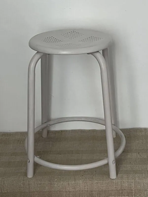 Illustration numéro 3 du produit Tabouret industriel