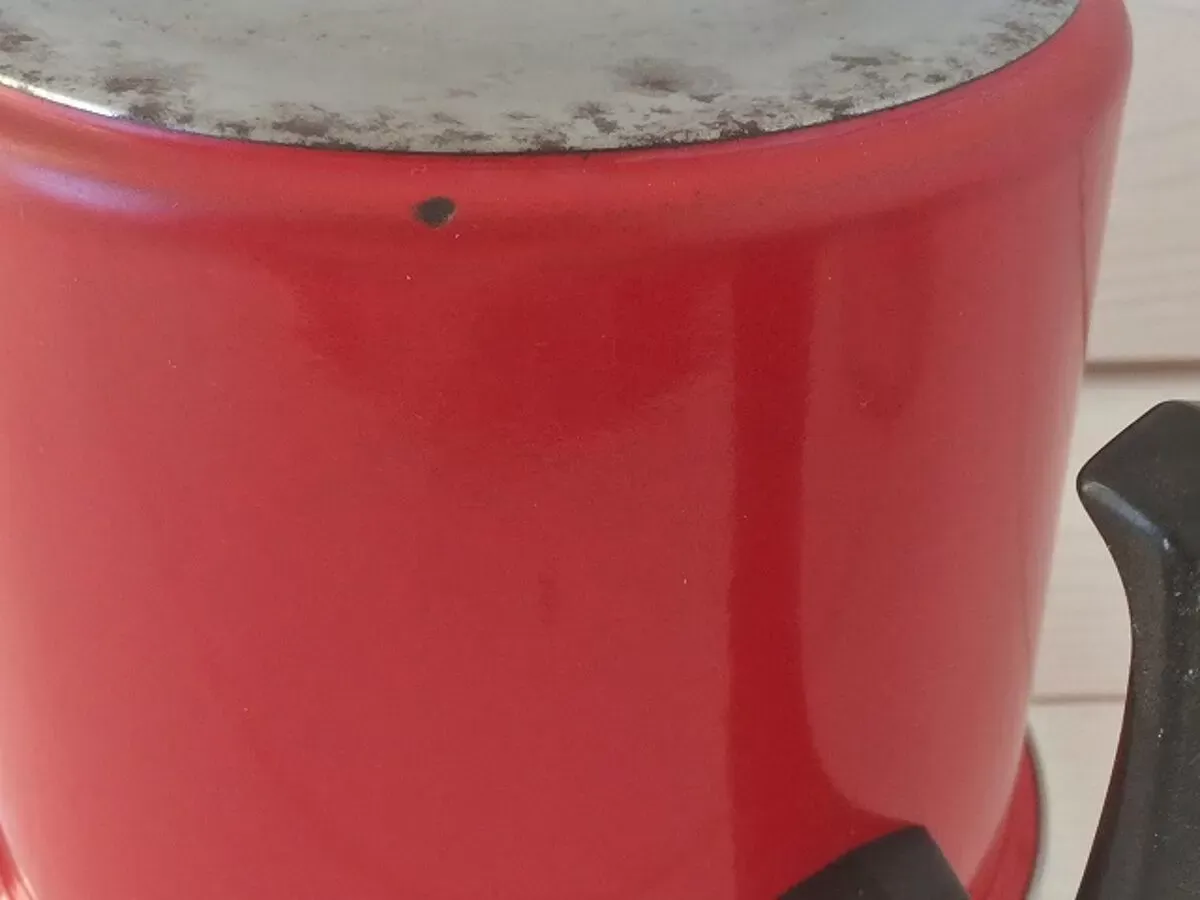 Illustration numéro 3 du produit Pot à lait acier émaillé vintage 60/70