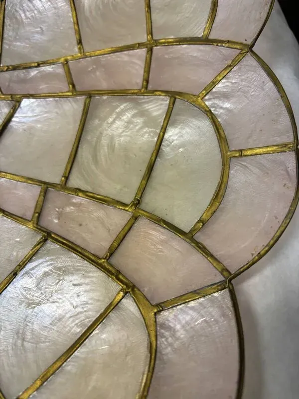 Illustration numéro 3 du produit Lustre en nacre