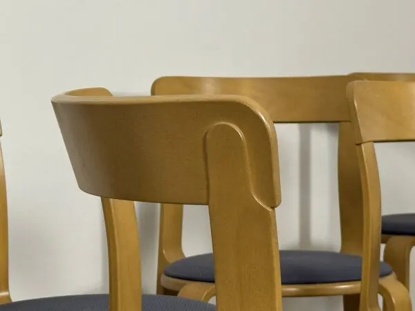 Illustration numéro 3 du produit 8 chaises Bruno Rey – Dietiker – Modèle 3300 – Design suisse