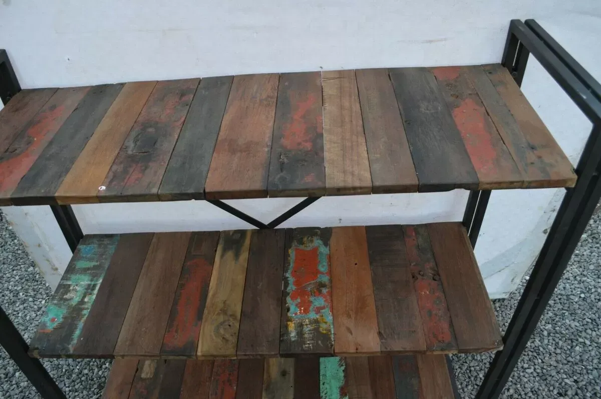 Illustration numéro 3 du produit Étagère industrielle en fer et bois