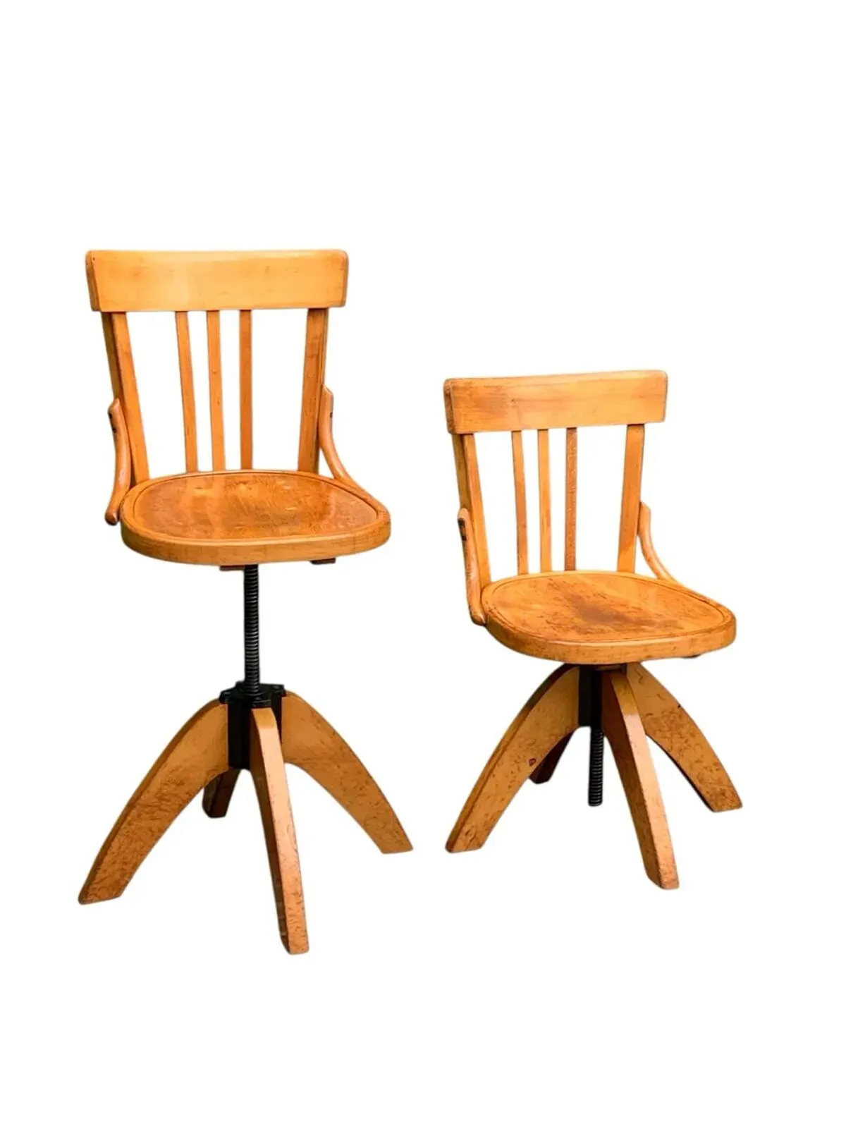 Illustration numéro 3 du produit Paire de chaises à vis tournante Baumann 1960