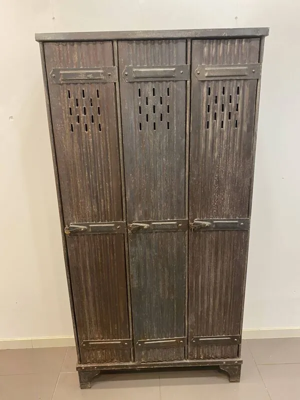 Illustration numéro 3 du produit Vestiaire 3 portes Straford, 1920