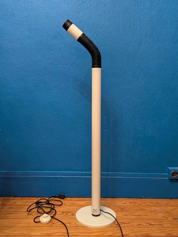 Illustration numéro 3 du produit Lampadaire Elbow targetti sankey E.Bellini