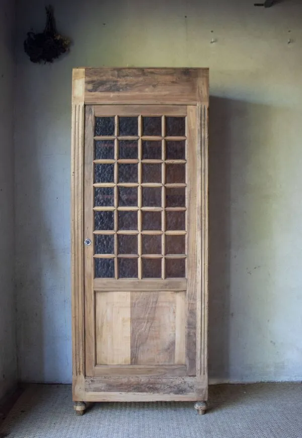 Illustration numéro 3 du produit Bonnetière vitrée année 1915 bois massif